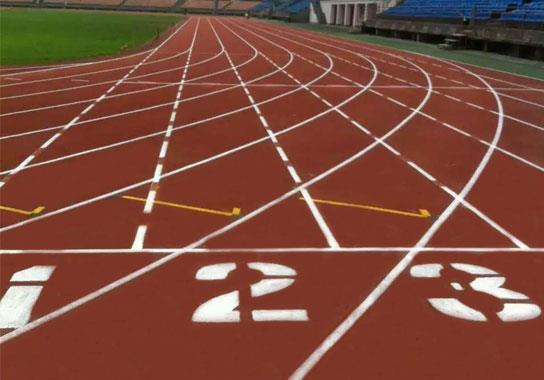 国家强制性标准《中小学合成材料面层运动场地》新规强化原材料管控